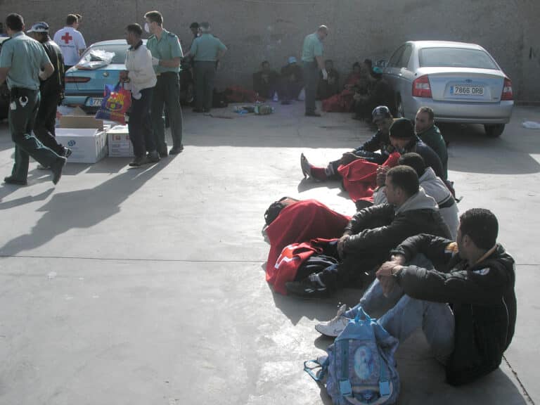 “El aluvión de inmigrantes en Canarias disimula el coladero del Levante almeriense”