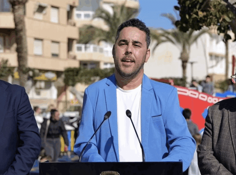 Ramos, a Jorge: “Vera intenta frenar ‘Las Buganvillas’ para favorecer un proyecto similar en Vera pueblo”