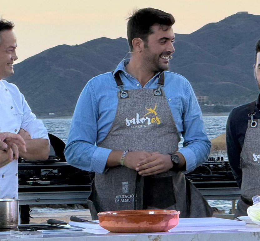 «El alcalde busca recaudar más mientras despilfarra 125.000 euros en eventos para hacerse fotos cocinando con delantal»