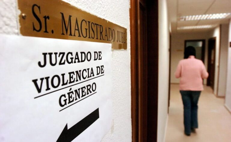 “Víctimas de violencia de género y agresores se cruzan en los juzgados tercermundistas de Huércal Overa”