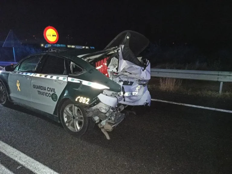 Así fue la peligrosa fuga del hombre que embistió a tres agentes en Vera: llevaba capucha negra y el rostro pintado