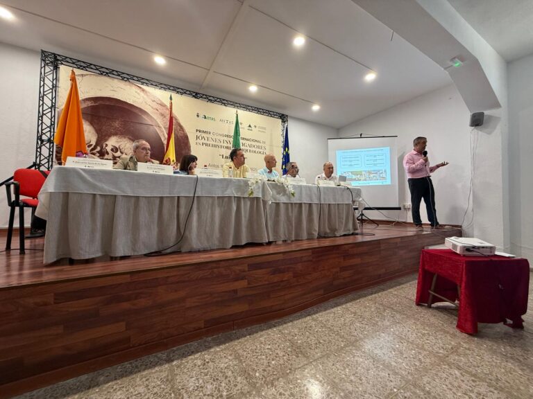 Antas, referente provincial en Urbanismo: el alcalde presenta un plan “para soñar el futuro” del municipio