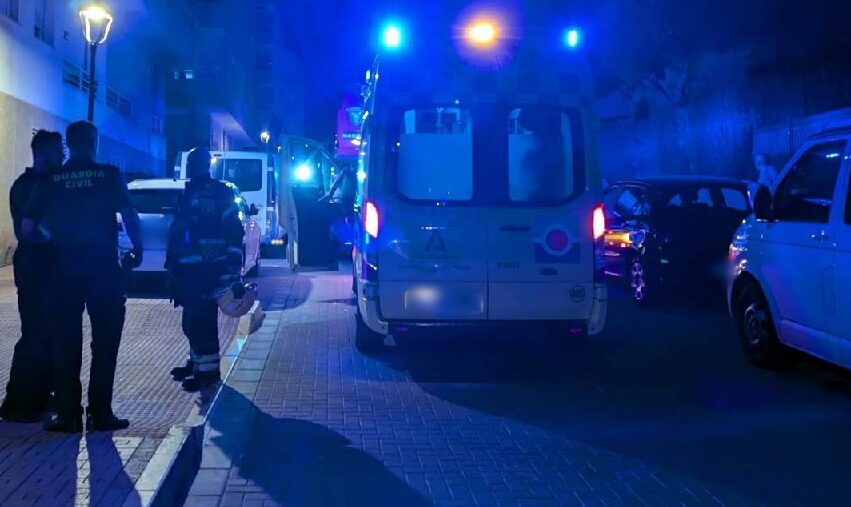 Salvan un anciano semiinconsciente de arder en su hogar en Garrucha