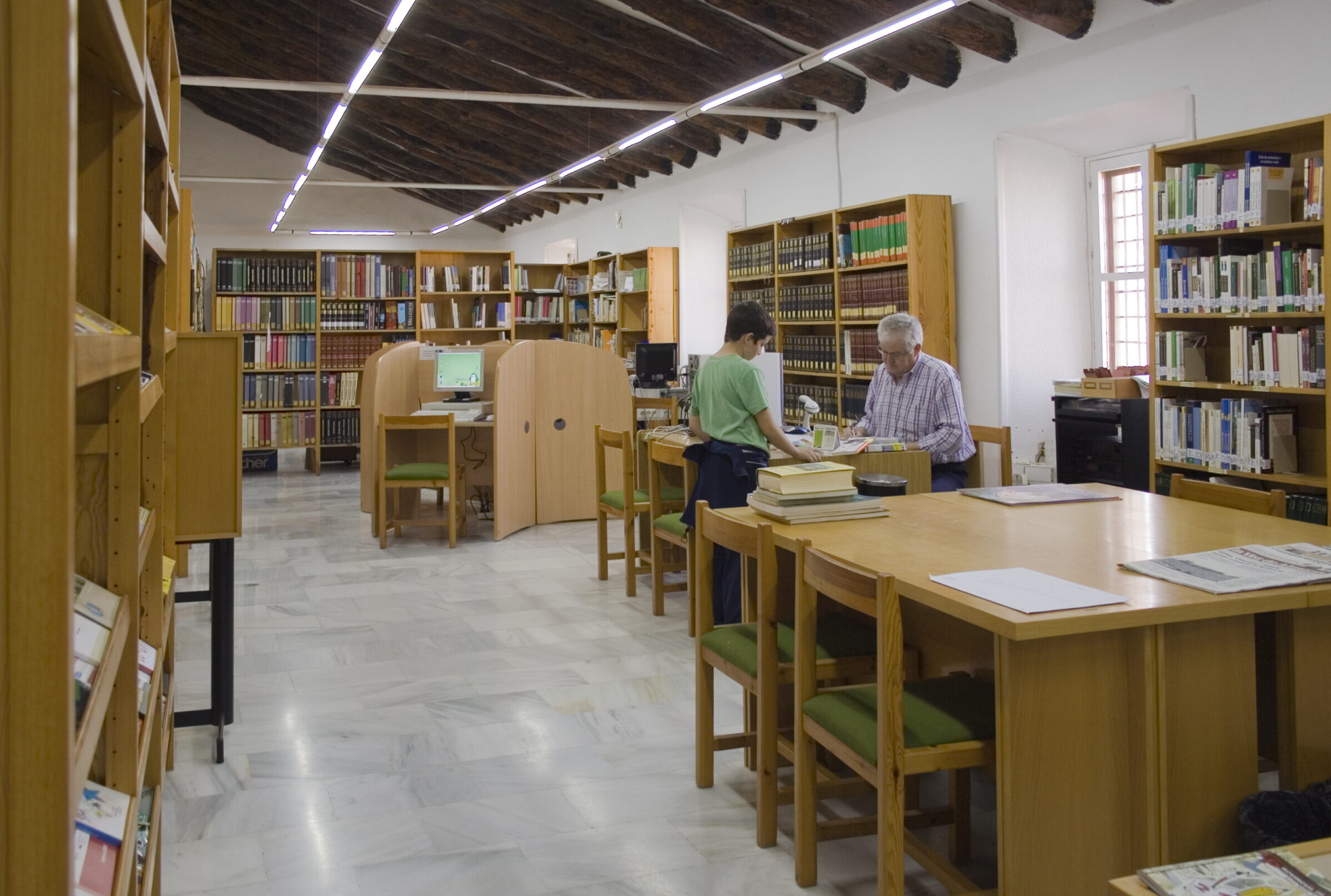 El PP afirma que la biblioteca de Cuevas es «un horno y fuerza a muchos estudiantes a usar la de Vera”