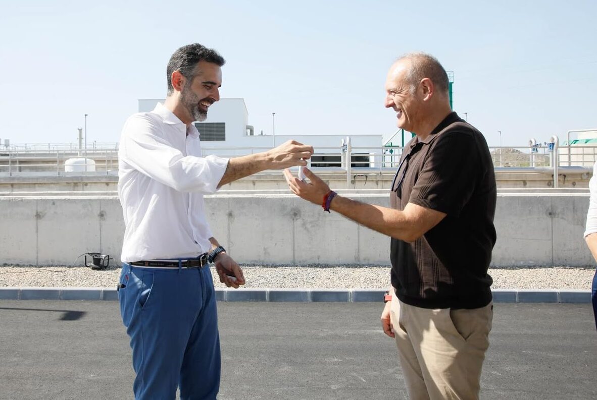 Cuevas duda si aplicar 4€ en el recibo del agua o seguir repararando redes con planes provinciales