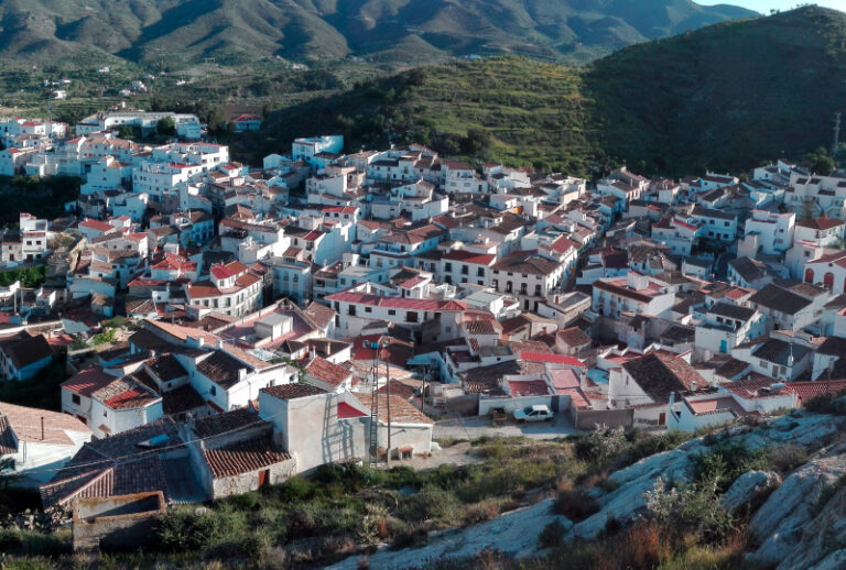 Lubrín blinda su seguridad con la instalación de ocho cámaras en las entradas y salidas al municipio