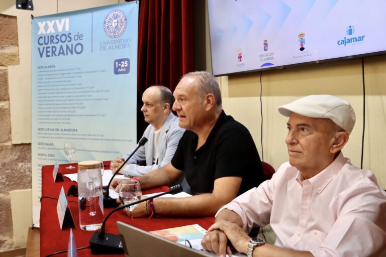 Cuevas del Almanzora reivindica el poder vecinal que impulsó la democracia en Almería
