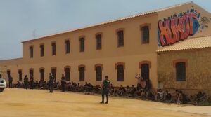 Llegan 3 pateras a Villaricos con 80 inmigrantes a bordo, alguno de ellos menores Llegan 3 pateras a Villaricos con 80 inmigrantes a bordo, alguno de ellos menores