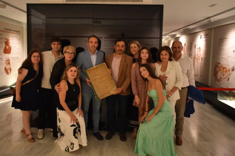 Antas transforma la presentación de la ‘Pieza del mes’ del CICA en homenaje popular a su primer cronista