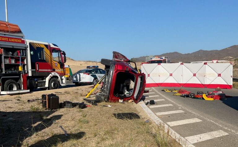 Dos fallecidos y un herido crítico en un choque frontal en el cruce de La Muleria