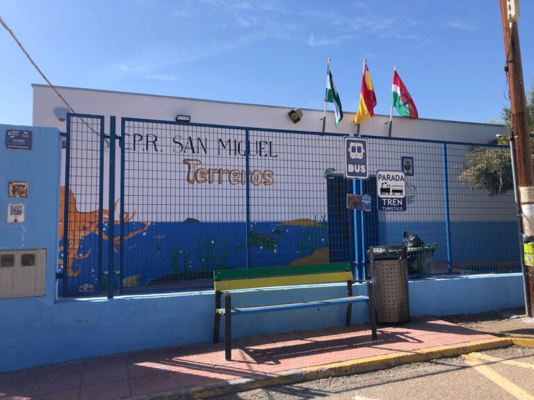 Pulpí inicia el curso escolar con casi 200 alumnos en aulas prefabricadas