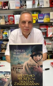 “Yo no puedo escribir novelas de manera ordenada. Prefiero tirarme al vacío”