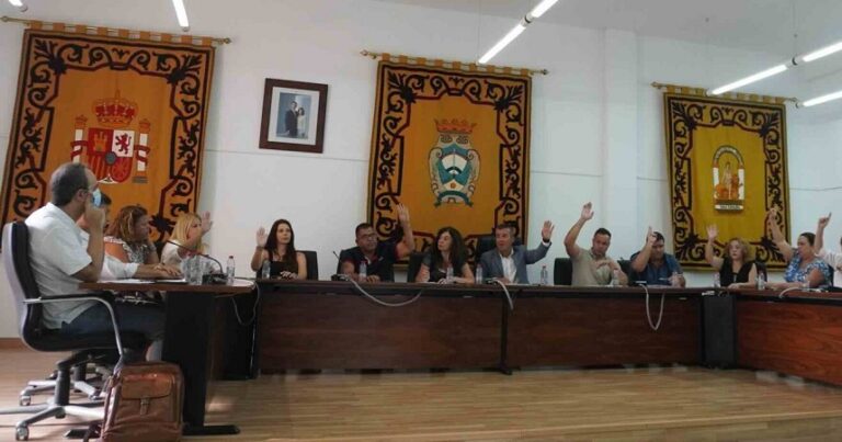 El alcalde de Carboneras a Amérigo: «Hay más lealtad con la Junta que la que usted tiene con Montero»