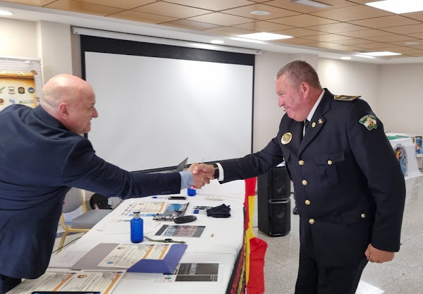 El Jefe de la Policía Local de Cuevas condecorado por su “lealtad y dedicación vocacional y profesional”