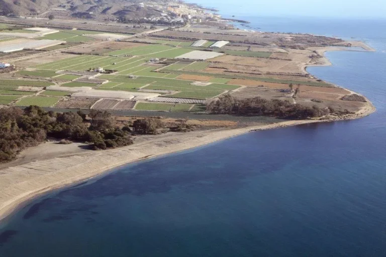 El proyecto para construir 1.600 viviendas en primera línea de playa en Palomares incluye un paseo marítimo de 2,2 km