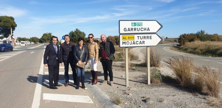 El Gobierno tarda 20 años en licitar una rotonda en Los Gallardos