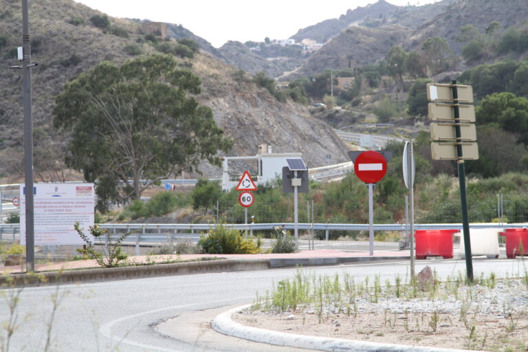 El deslinde de 27 fincas impide reanudar las obras de la variante de Mojácar antes de Navidad