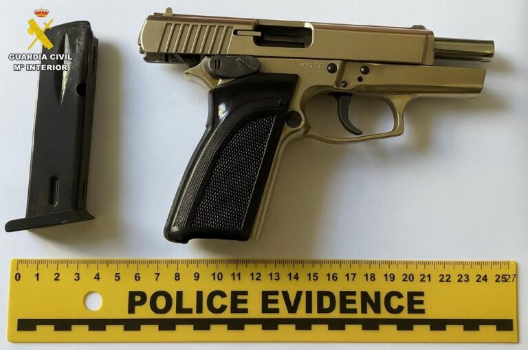 Detenido en Cuevas del Almanzora por robar y amenazar con un arma de fogueo modificada