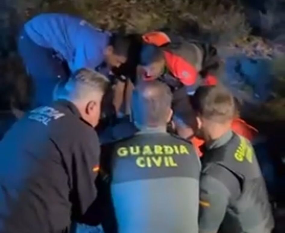 Rescatada la desaparecida en Pulpí. Las heridas sufridas al caer por un talud le impidieron pedir auxilio