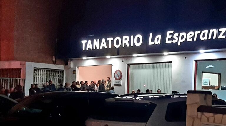 Cuevas del Almanzora llora la muerte del pequeño Leo