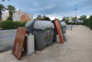 Vera agradece el civismo vecinal en la recogida de basura pero advierte: "persisten residuos que deben ir al Punto Limpio"