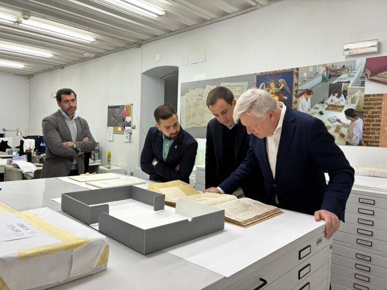 Vera recupera un libro de actas del siglo XVI restaurado por el Instituto del Patrimonio Histórico