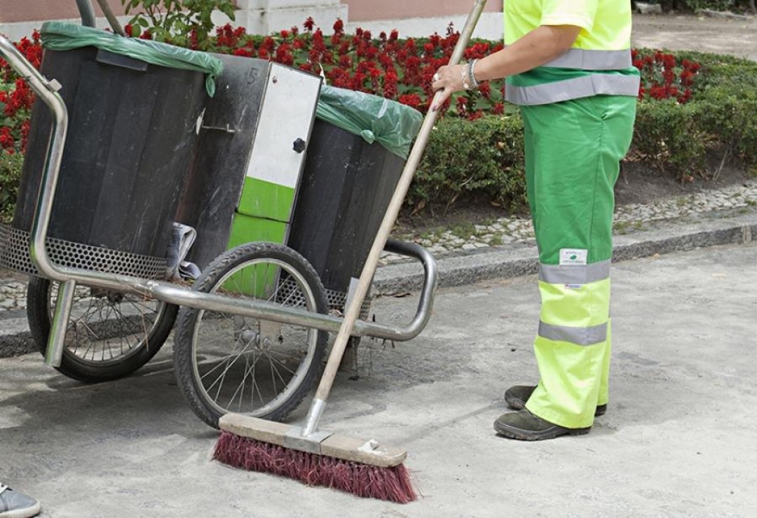 Los trabajadores de Limpieza de Carboneras inician movilizaciones por impagos