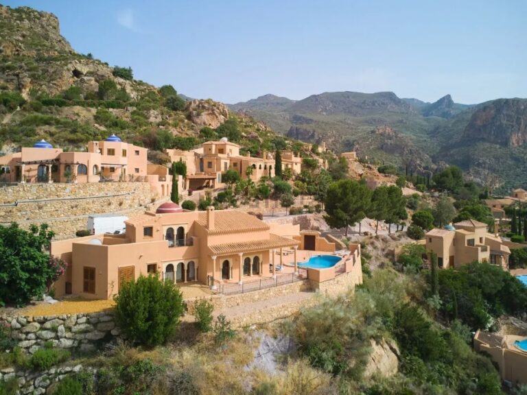 Promotores de Sierra Cabrera desmienten a vecinos críticos: “La urbanización cumple la ley y se desarrolla según lo previsto”