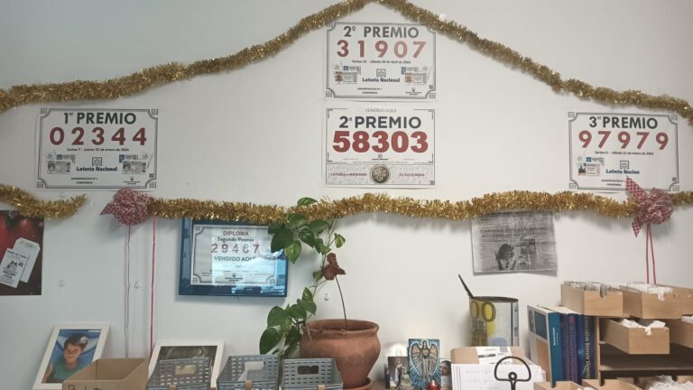 3€ que se convierten en 30.000: Carboneras vende el primer premio de la Lotería