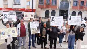 Manifestación en Vera para pedir justicia por el niño de Garrucha y señalar fallos en su protección