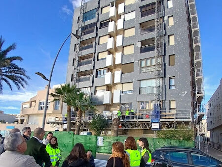 La Junta financia la reforma energética de un edificio en Garrucha con 18.800 euros por vivienda