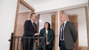 Bédar destina las Casas de los Maestros “a familias trabajadoras, no al alquiler social”