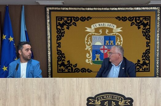 El alcalde de Garrucha expone a los militantes las razones que le llevan a dejar el cargo