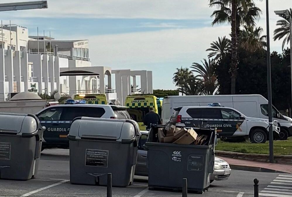 Fallece una mujer en Mojácar tras sufrir una parada cardíaca en una caravana