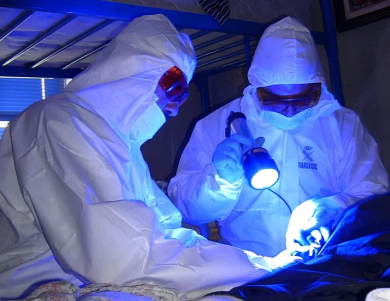 Descartan signos de violencia en el cadáver hallado en una parcela de la playa de Mojácar