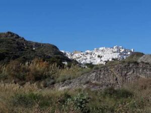 El PSOE tilda de "inmobiliaria" al gobierno de Mojácar por vender suelo "destinado a vivienda pública"