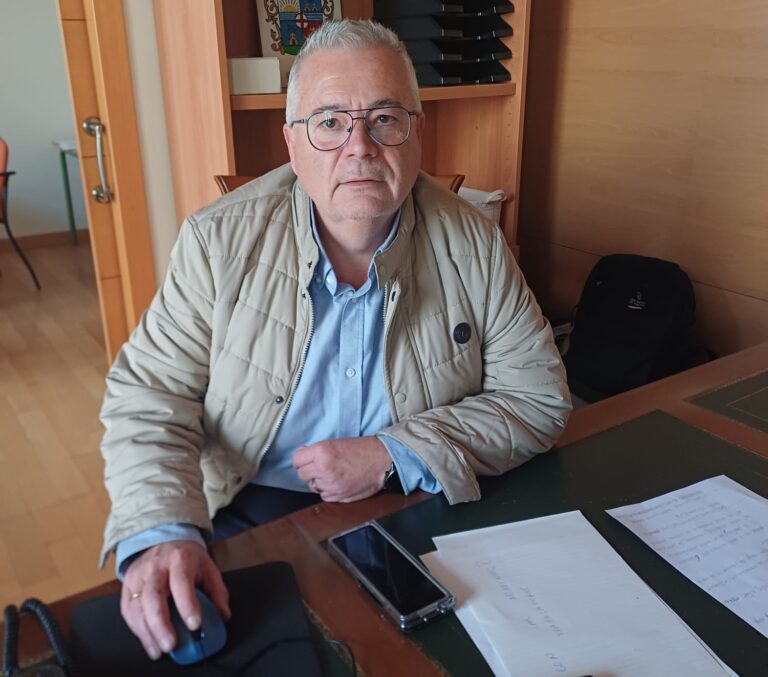 Pedro Zamora presenta su renuncia como alcalde de Garrucha y mantiene su acta de concejal