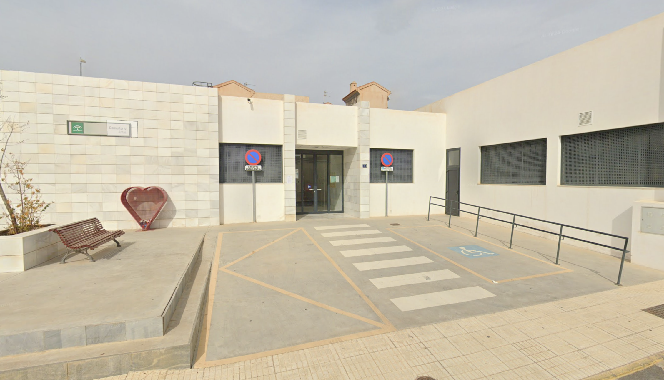 Antas sigue con un solo médico y el delegado incumple su visita