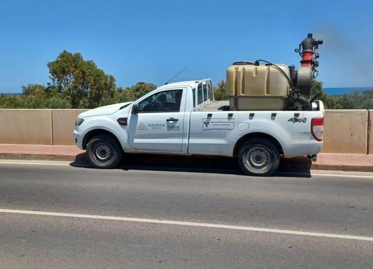 Mojácar y Vera se adelantan a los mosquitos con fumigaciones tras las lluvias