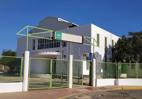 La inestabilidad de la cubierta obliga a cerrar el IES Rey Alabez de Mojácar