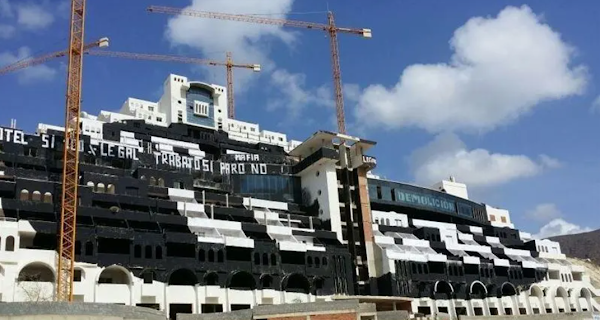 Salvemos Mojácar anuncia una querella por prevaricación contra el alcalde de Carboneras por el bloqueo del Algarrobico