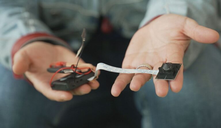 Varios aspirantes intentan copiar el examen de conducir en Huércal-Overa y uno acaba en el centro de salud