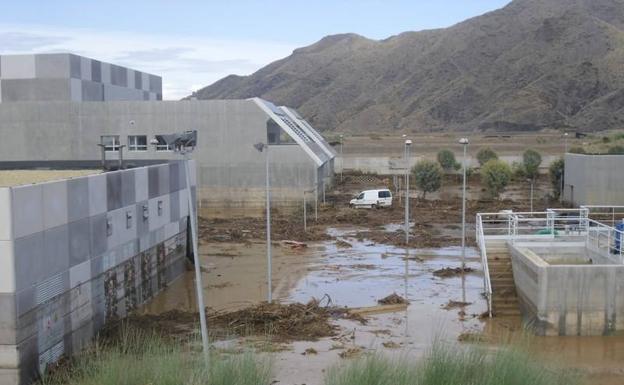 De Meer insiste en conocer quiénes autorizaron la desaladora Bajo Almanzora en zona inundable