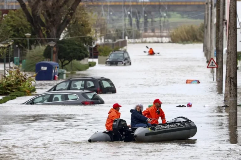 El Gobierno triplica el envío de agua que inunda Portugal mientras niega trasvases al Levante almeriense en sequía severa
