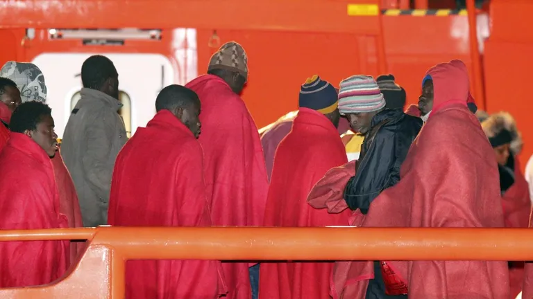 Un muerto y un herido grave tras el desembarco de una patera en Carboneras