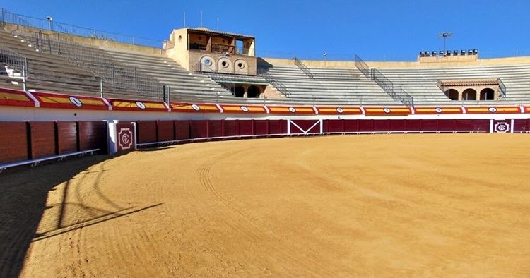 El Ayuntamiento de Vera recibe críticas por su apoyo al Primer Taller de Tauromaquia