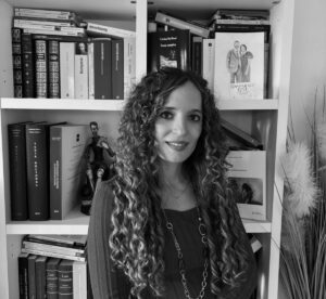 Carmen M. López presenta en Antas su ‘Oración de la lluvia’ galardonada con el premio Adonáis 2025