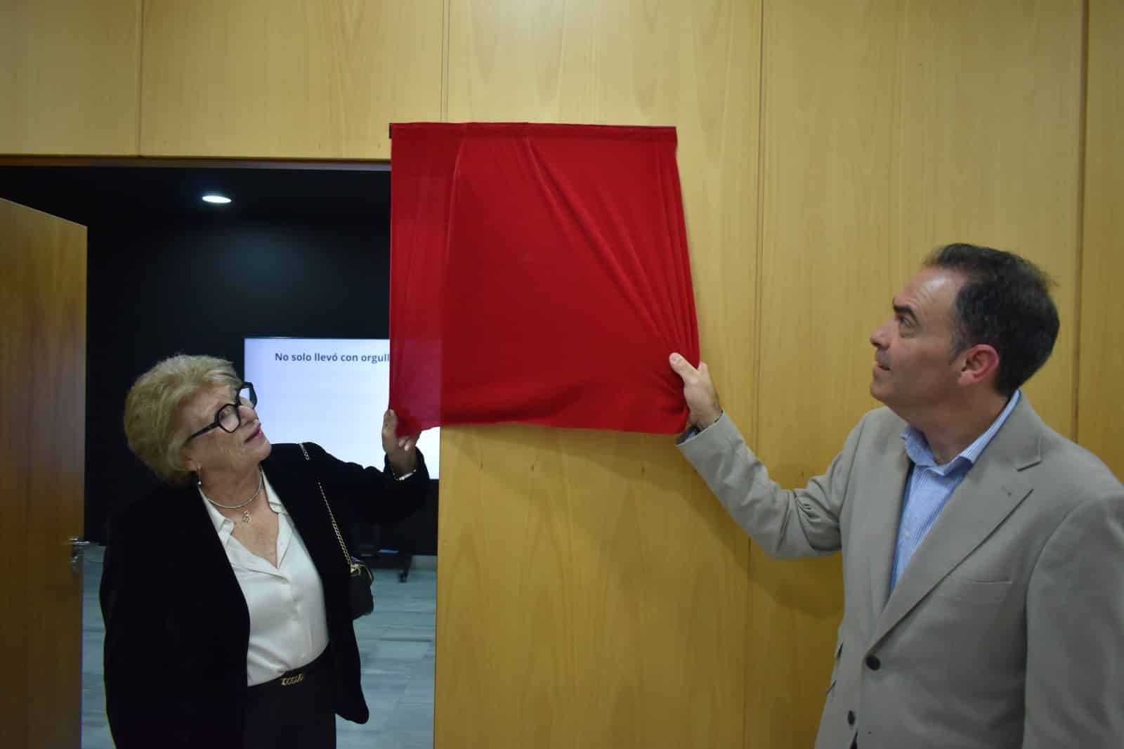 El CICA de Antas dedica una sala a su principal impulsor: Don Gabriel Martínez Guerrero