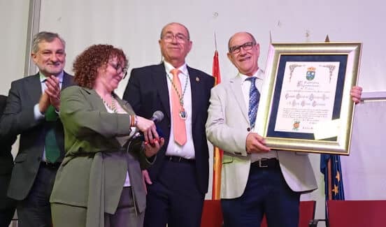Turre otorga a Juan Grima Cervantes la distinción de cronista oficial de la villa