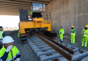 Adif inicia el montaje de las primeras vías del AVE entre Murcia y Almería